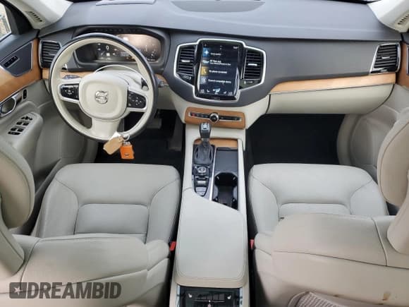 ✅ 2021 Volvo XC90 Momentum • VIN: YV4A22PK0M1766972 • Лот: 70051265. Опубликован ранее на Copart с пробегом 68 446 миль. Бесплатный доступ к архиву аукционных продаж из США и подробный отчёт об истории автомобиля на DreamBid. Изображение 8.