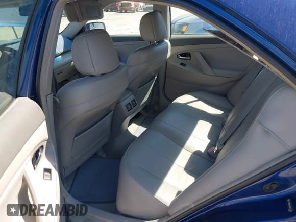 ✅ 2008 Toyota Camry • VIN: 4T1BB46K68U057595 • Lot: 43204685. Wystawiony na IAAI z przebiegiem 224 925 mil. Bezpłatny archiwum sprzedaży aukcyjnych z USA i szczegółowy raport historii pojazdu na DreamBid. Zdjęcie 8.