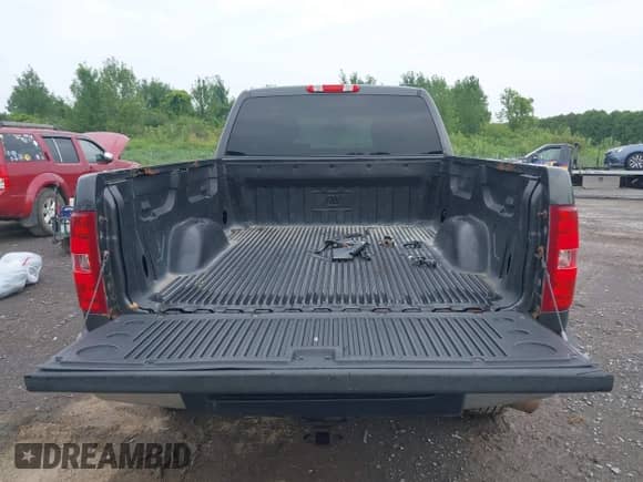 ✅ 2011 Chevrolet Silverado 1500 LS • VIN: 1GCRKREA7BZ333124 • Lot: 42806626. Wystawiony na IAAI z przebiegiem 144 058 mil mil. Skorzystaj z bezpłatnego archiwum sprzedaży aukcyjnych z USA i zobacz szczegółowy raport historii pojazdu na DreamBid. Zdjęcie 16.