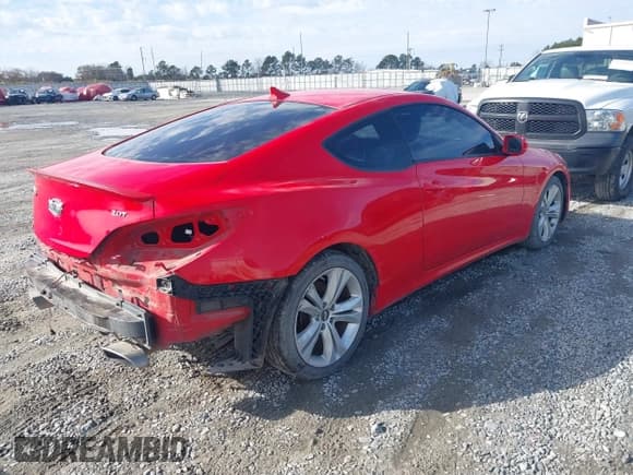 ✅ 2011 Hyundai Genesis Coupe • VIN: KMHHT6KD7BU043674 • Lot: 41418344. Wystawiony na IAAI z przebiegiem 141 204 mil. Bezpłatny archiwum sprzedaży aukcyjnych z USA i szczegółowy raport historii pojazdu na DreamBid. Zdjęcie 4.