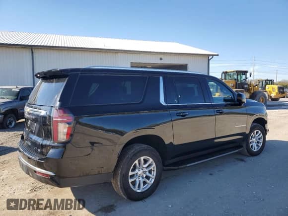 2024 Chevrolet Suburban LT z VIN 1GNSKCKD8RR242524, wystawiony jako Copart lot #91061085 z przebiegiem 61 707 mil mil oraz Czysty tytuł • Clean title. Historia ofert i sprzedaży dostępna na DreamBid. Obrazek 3.