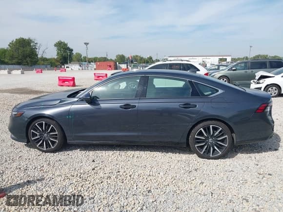 ✅ 2023 Honda Accord Touring • VIN: 1HGCY2F81PA016387 • Lot: 43341334. Listed on IAAI with 42,339 mi. Free auction sales archive from the USA and detailed vehicle history report at DreamBid. Image 14.