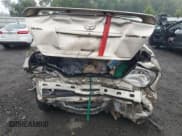 ✅ 2004 Toyota Camry LE • VIN: 4T1BE32K84U831489 • Lot: 69687065. Wystawiony na Copart z przebiegiem 244 593 mil. Bezpłatny archiwum sprzedaży aukcyjnych z USA i szczegółowy raport historii pojazdu na DreamBid. Zdjęcie 6.