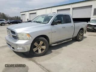 ✅ 2010 Dodge 1500 SLT • VIN: 1D7RB1GT4AS139115 • Lot: 48408365. Wystawiony na Copart z przebiegiem 331 235 mil. Bezpłatny archiwum sprzedaży aukcyjnych z USA i szczegółowy raport historii pojazdu na DreamBid. Zdjęcie 1.
