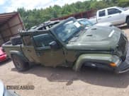 ✅ 2023 Jeep Gladiator Willys • VIN: 1C6JJTAM9PL591854 • Lot: 42817636. Wystawiony na IAAI z przebiegiem 1 954 mil. Bezpłatny archiwum sprzedaży aukcyjnych z USA i szczegółowy raport historii pojazdu na DreamBid. Zdjęcie 13.