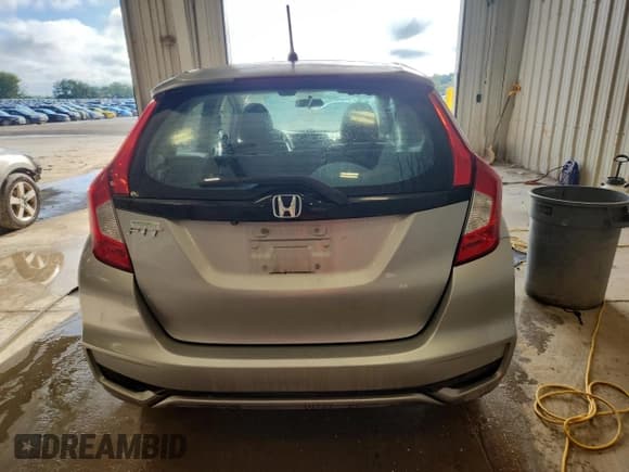 ✅ 2020 Honda Fit LX • VIN: 3HGGK5H49LM725631 • Lot: 83971745. Listed on Copart with 73,195 mi. Free auction sales archive from the USA and detailed vehicle history report at DreamBid. Image 6.