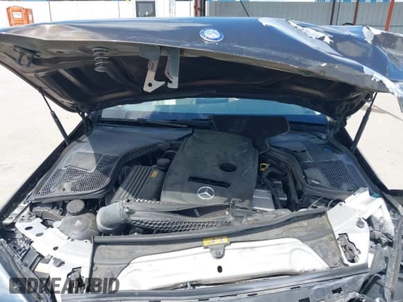 ✅ 2017 Mercedes-Benz C 300 • VIN: 55SWF4KB1HU186528 • Lot: 42585580. Listed on IAAI with 70,813 mi. Free auction sales archive from the USA and detailed vehicle history report at DreamBid. Image 10.