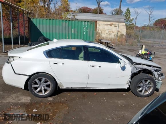 ✅ 2012 Acura TL Technology • VIN: 19UUA8F54CA032899 • Лот: 43594747. Опубликован ранее на IAAI с пробегом 226 914 миль. Бесплатный доступ к архиву аукционных продаж из США и подробный отчёт об истории автомобиля на DreamBid. Изображение 14.