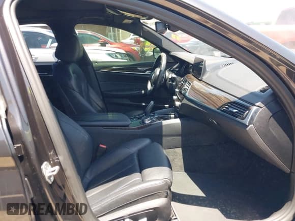 ✅ 2017 BMW 5 Series 540i • VIN: WBAJE5C33HG916941 • Лот: 42504534. Опубликован ранее на IAAI с пробегом 115 127 миль. Бесплатный доступ к архиву аукционных продаж из США и подробный отчёт об истории автомобиля на DreamBid. Изображение 5.