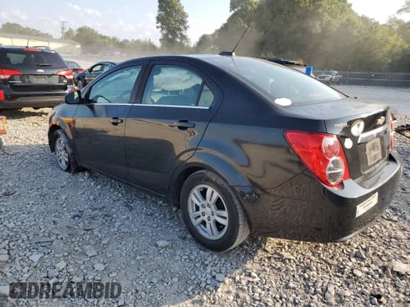 2015 Chevrolet Sonic LT z VIN 1G1JC5SH8F4214210, wystawiony jako Copart lot #68633674 z przebiegiem 124 305 mil mil oraz Szkoda całkowita • Salvage title. Historia ofert i sprzedaży dostępna na DreamBid. Obrazek 2.