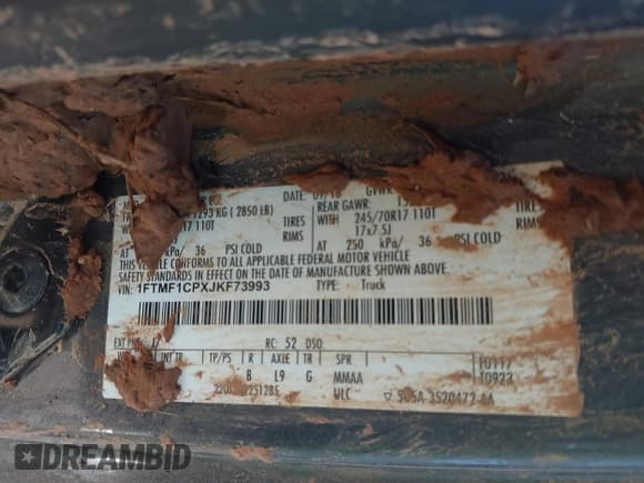 ✅ 2018 Ford F-150 XL • VIN: 1FTMF1CPXJKF73993 • Lot: 43572301. Wystawiony na IAAI z przebiegiem 91 316 mil. Bezpłatny archiwum sprzedaży aukcyjnych z USA i szczegółowy raport historii pojazdu na DreamBid. Zdjęcie 9.