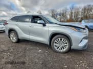 ✅ 2024 Toyota Highlander XLE • VIN: 5TDKDRBH6RS536210 • Lot: 94226185. Listed on Copart with 43,012 mi. Free auction sales archive from the USA and detailed vehicle history report at DreamBid. Image 4.