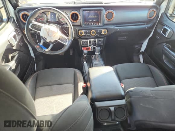 ✅ 2021 Jeep Gladiator Mojave • VIN: 1C6JJTEG5ML584948 • Lot: 89833915. Listed on Copart with 44,126 mi. Free auction sales archive from the USA and detailed vehicle history report at DreamBid. Image 8.