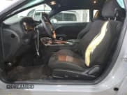 ✅ 2022 Dodge Challenger GT • VIN: 2C3CDZKG8NH175734 • Lot: 43253623. Wystawiony na Copart z przebiegiem 6 137 mil. Bezpłatny archiwum sprzedaży aukcyjnych z USA i szczegółowy raport historii pojazdu na DreamBid. Zdjęcie 7.