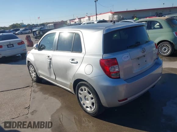 ✅ 2010 Scion xD • VIN: JTKKU4B48A1004578 • Lot: 43611048. Wystawiony na IAAI z przebiegiem 177 702 mil. Bezpłatny archiwum sprzedaży aukcyjnych z USA i szczegółowy raport historii pojazdu na DreamBid. Zdjęcie 3.