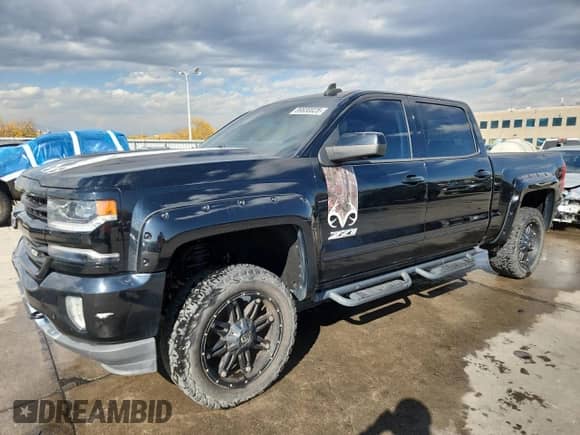 2017 Chevrolet Silverado 1500 LTZ z VIN 3GCUKSEC1HG306111, wystawiony jako Copart lot #89830025 z przebiegiem 120 934 mil mil oraz Szkoda całkowita • Salvage title. Historia ofert i sprzedaży dostępna na DreamBid. Obrazek 1.