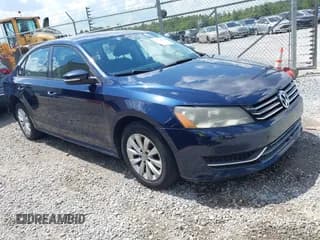 ✅ 2013 Volkswagen Passat Wolfsburg Edition • VIN: 1VWAH7A36DC054869 • Лот: 42578635. Опубликован ранее на IAAI с пробегом 166 559 миль. Бесплатный доступ к архиву аукционных продаж из США и подробный отчёт об истории автомобиля на DreamBid. Изображение 1.