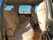 ✅ 2007 Chevrolet Suburban LT • VIN: 3GNFC16077G141157 • Лот: 90402685. Опубликован ранее на Copart с пробегом Не указан. Бесплатный доступ к архиву аукционных продаж из США и подробный отчёт об истории автомобиля на DreamBid. Изображение 11.