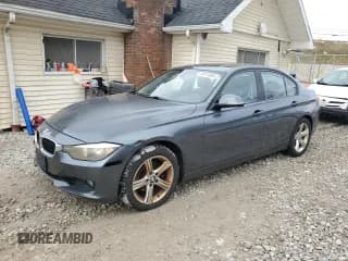 ✅ 2015 BMW 3 Series 328i xDrive • VIN: WBA3B5G59FNS13740 • Lot: 85414495. Wystawiony na Copart z przebiegiem 102 787 mil. Bezpłatny archiwum sprzedaży aukcyjnych z USA i szczegółowy raport historii pojazdu na DreamBid. Zdjęcie 1.