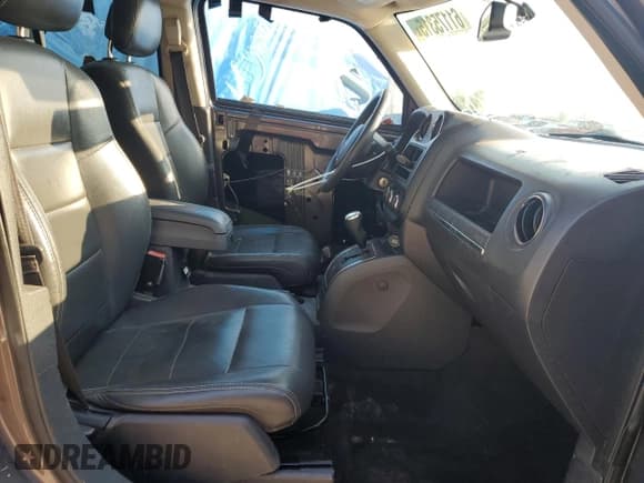 ✅ 2015 Jeep Patriot Altitude • VIN: 1C4NJRAB8FD408044 • Лот: 61175315. Опубликован ранее на Copart с пробегом 161 714 миль. Бесплатный доступ к архиву аукционных продаж из США и подробный отчёт об истории автомобиля на DreamBid. Изображение 7.