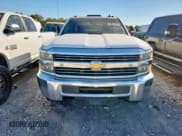 ✅ 2015 Chevrolet Silverado 2500HD LT • VIN: 1GC1KVEG3FF165208 • Lot: 90517925. Wystawiony na Copart z przebiegiem 311 427 mil. Bezpłatny archiwum sprzedaży aukcyjnych z USA i szczegółowy raport historii pojazdu na DreamBid. Zdjęcie 5.