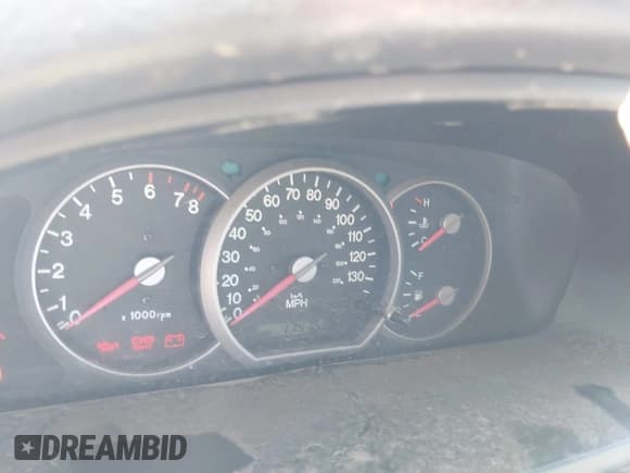 ✅ 2003 Kia Sedona LX • VIN: KNDUP131X36373216 • Lot: 42703440. Wystawiony na IAAI z przebiegiem 174 763 mil. Bezpłatny archiwum sprzedaży aukcyjnych z USA i szczegółowy raport historii pojazdu na DreamBid. Zdjęcie 7.