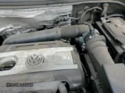 ✅ 2018 Volkswagen Tiguan • VIN: WVGAV7AX4JK006024 • Lot: 82189645. Wystawiony na Copart z przebiegiem 75 471 mil. Bezpłatny archiwum sprzedaży aukcyjnych z USA i szczegółowy raport historii pojazdu na DreamBid. Zdjęcie 13.