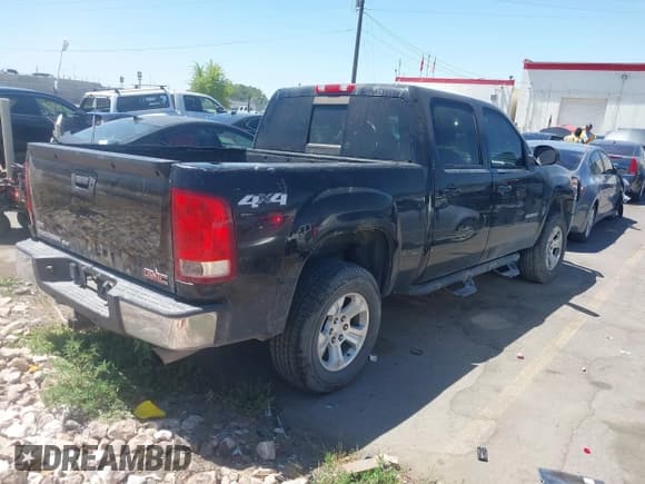 ✅ 2010 GMC Sierra 1500 • VIN: 3GTXKWE24AG234306 • Лот: 42827210. Опубликован ранее на IAAI с пробегом 233 810 миль. Бесплатный доступ к архиву аукционных продаж из США и подробный отчёт об истории автомобиля на DreamBid. Изображение 4.