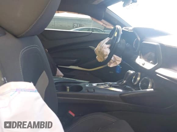 ✅ 2021 Chevrolet Camaro 1LT • VIN: 1G1FB1RS9M0100465 • Lot: 42372959. Wystawiony na IAAI z przebiegiem 121 909 mil. Bezpłatny archiwum sprzedaży aukcyjnych z USA i szczegółowy raport historii pojazdu na DreamBid. Zdjęcie 5.