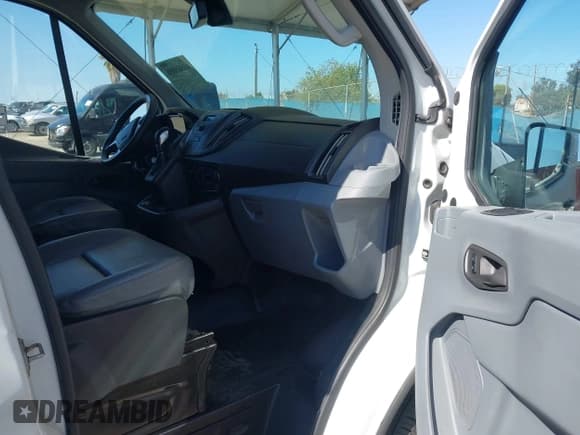 ✅ 2017 Ford Transit • VIN: 1FTYR2CM8HKA71854 • Lot: 43505886. Listed on IAAI with 202,770 mi. Free auction sales archive from the USA and detailed vehicle history report at DreamBid. Image 5.