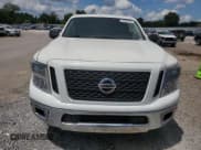 ✅ 2017 Nissan Titan SV • VIN: 1N6BA1F32HN562541 • Lot: 67908695. Wystawiony na Copart z przebiegiem 144 454 mil. Bezpłatny archiwum sprzedaży aukcyjnych z USA i szczegółowy raport historii pojazdu na DreamBid. Zdjęcie 5.