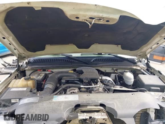 ✅ 2005 Chevrolet Silverado 2500HD LS • VIN: 1GCHK23285F930402 • Lot: 42322628. Wystawiony na IAAI z przebiegiem 218 392 mil. Bezpłatny archiwum sprzedaży aukcyjnych z USA i szczegółowy raport historii pojazdu na DreamBid. Zdjęcie 10.