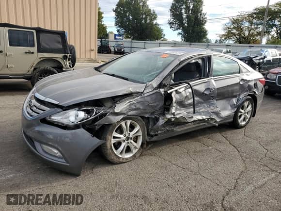 2011 Hyundai Sonata Limited with VIN 5NPEC4AC0BH141458, listed as a Copart auction lot 85097475 with 133,740 mi miles and Salvage title. Bid and sale history available at DreamBid. Image 1.