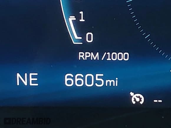 ✅ 2024 Cadillac XT4 FWD Luxury • VIN: 1GYAZAR45RF188654 • Lot: 41944467. Wystawiony na IAAI z przebiegiem 6 605 mil. Bezpłatny archiwum sprzedaży aukcyjnych z USA i szczegółowy raport historii pojazdu na DreamBid. Zdjęcie 15.