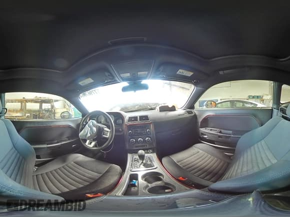 ✅ 2014 Dodge Challenger SXT • VIN: 2C3CDYAG1EH181709 • Lot: 77967864. Wystawiony na Copart z przebiegiem Nie podano. Bezpłatny archiwum sprzedaży aukcyjnych z USA i szczegółowy raport historii pojazdu na DreamBid. Zdjęcie 14.