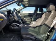 ✅ 2017 Hyundai Veloster • VIN: KMHTC6AD8HU322037 • Lot: 88801885. Wystawiony na Copart z przebiegiem 153 532 mil. Bezpłatny archiwum sprzedaży aukcyjnych z USA i szczegółowy raport historii pojazdu na DreamBid. Zdjęcie 7.