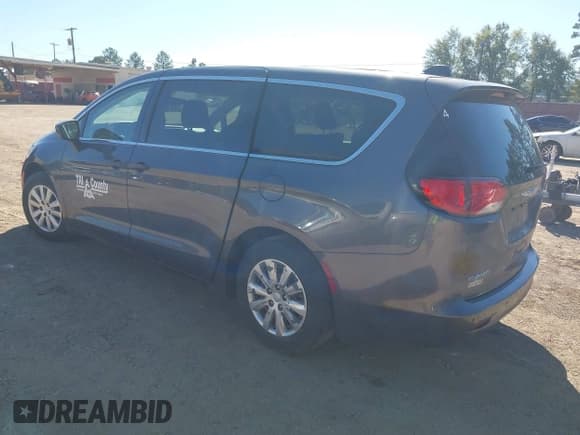 ✅ 2020 Chrysler Voyager L • VIN: 2C4RC1AG3LR210134 • Lot: 43590463. Listed on IAAI with 41,312 mi. Free auction sales archive from the USA and detailed vehicle history report at DreamBid. Image 3.