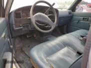 ✅ 1991 Toyota Pickup DX • VIN: JT4RN81P1M5095583 • Lot: 64683605. Wystawiony na Copart z przebiegiem 156 615 mil. Bezpłatny archiwum sprzedaży aukcyjnych z USA i szczegółowy raport historii pojazdu na DreamBid. Zdjęcie 8.