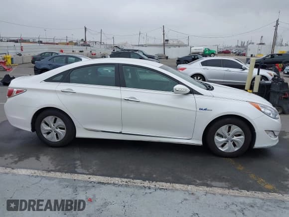 ✅ 2013 Hyundai Sonata Limited • VIN: KMHEC4A43DA094246 • Лот: 42409946. Опубликован ранее на IAAI с пробегом 126 953 миль. Бесплатный доступ к архиву аукционных продаж из США и подробный отчёт об истории автомобиля на DreamBid. Изображение 13.