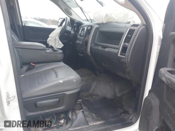 ✅ 2018 Ram 2500 Tradesman • VIN: 3C6UR5HJ8JG359506 • Lot: 41588764. Wystawiony na IAAI z przebiegiem 80 245 mil. Bezpłatny archiwum sprzedaży aukcyjnych z USA i szczegółowy raport historii pojazdu na DreamBid. Zdjęcie 5.