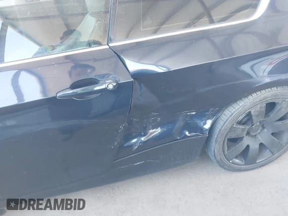 ✅ 2007 BMW 3 Series 335i • VIN: WBAWB73527PV83321 • Lot: 42452961. Wystawiony na IAAI z przebiegiem 155 619 mil. Bezpłatny archiwum sprzedaży aukcyjnych z USA i szczegółowy raport historii pojazdu na DreamBid. Zdjęcie 6.