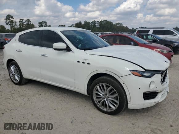 ✅ 2022 Maserati Levante GT • VIN: ZN661XUA4NX388785 • Lot: 85103815. Wystawiony na Copart z przebiegiem 43 858 mil. Bezpłatny archiwum sprzedaży aukcyjnych z USA i szczegółowy raport historii pojazdu na DreamBid. Zdjęcie 4.