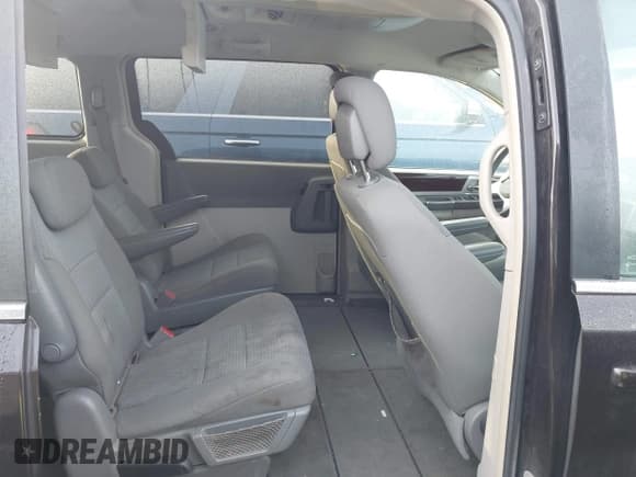 ✅ 2010 Chrysler Town & Country Touring • VIN: 2A4RR5D10AR421893 • Lot: 43745641. Listed on IAAI with 386,110 mi. Free auction sales archive from the USA and detailed vehicle history report at DreamBid. Image 8.