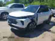 2025 Chevrolet TrailBlazer RS с VIN KL79MUSLXSB136585, выставлен на аукционе IAAI как лот 42285449 с пробегом 5 944 миль миль и . История ставок и продаж доступна на DreamBid. Изображение 2.