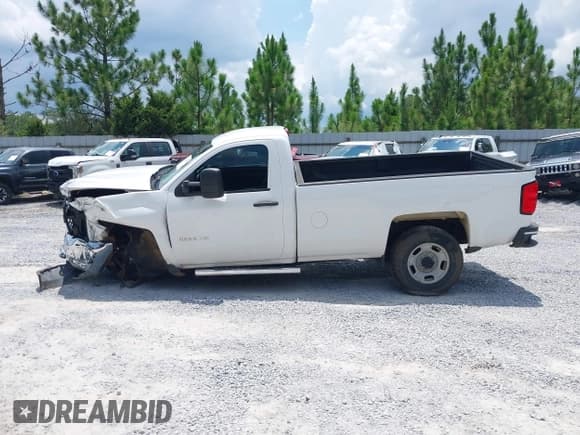 ✅ 2015 Chevrolet Silverado 2500HD Work Truck • VIN: 1GC0CUEG0FZ502953 • Lot: 42425034. Wystawiony na IAAI z przebiegiem Nie podano. Bezpłatny archiwum sprzedaży aukcyjnych z USA i szczegółowy raport historii pojazdu na DreamBid. Zdjęcie 14.
