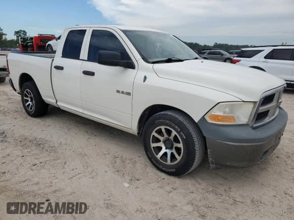 2009 Dodge 1500 SLT z VIN 1D3HB18P49S768965, wystawiony jako Copart lot #69381624 z przebiegiem 266 672 mil mil oraz Czysty tytuł • Clean title. Historia ofert i sprzedaży dostępna na DreamBid. Obrazek 4.