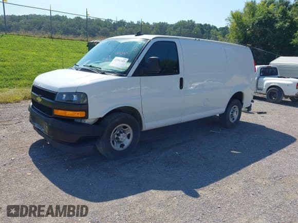 ✅ 2019 Chevrolet Express Cargo • VIN: 1GCWGAFG3K1216616 • Lot: 42992485. Wystawiony na IAAI z przebiegiem 116 996 mil. Bezpłatny archiwum sprzedaży aukcyjnych z USA i szczegółowy raport historii pojazdu na DreamBid. Zdjęcie 2.