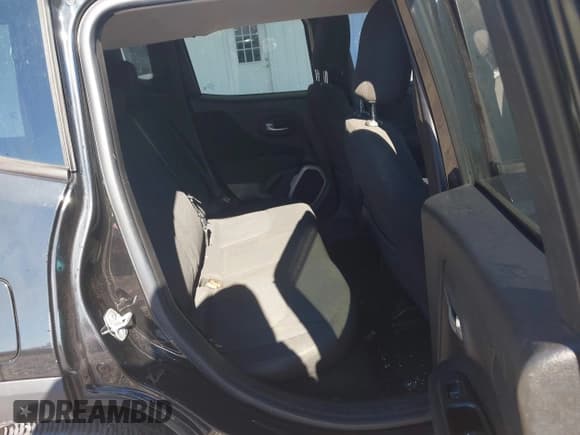 ✅ 2016 Jeep Renegade Latitude • VIN: ZACCJABT1GPC48558 • Лот: 43670323. Опубликован ранее на IAAI с пробегом 97 705 миль. Бесплатный доступ к архиву аукционных продаж из США и подробный отчёт об истории автомобиля на DreamBid. Изображение 8.