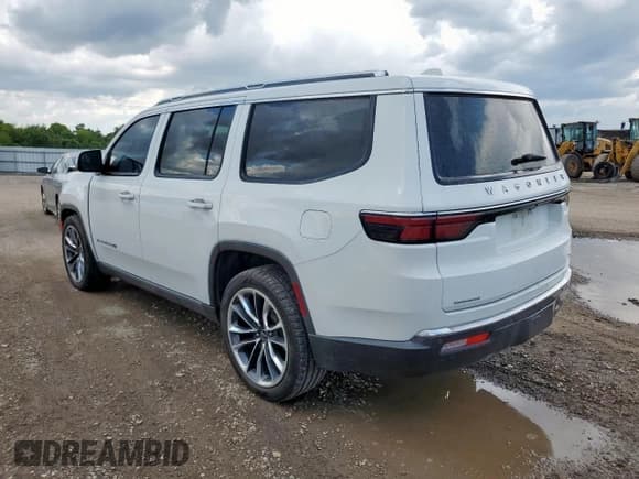 ✅ 2022 Jeep Wagoneer Series III • VIN: 1C4SJVDT1NS115600 • Лот: 67235045. Опубликован ранее на Copart с пробегом 62 741 миль. Бесплатный доступ к архиву аукционных продаж из США и подробный отчёт об истории автомобиля на DreamBid. Изображение 2.