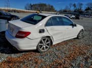 ✅ 2014 Mercedes-Benz C 300 Sport • VIN: WDDGF8AB1EA960057 • Lot: 93664945. Wystawiony na Copart z przebiegiem 43 099 mil. Bezpłatny archiwum sprzedaży aukcyjnych z USA i szczegółowy raport historii pojazdu na DreamBid. Zdjęcie 3.